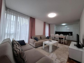 Luxury Apartment with Garage